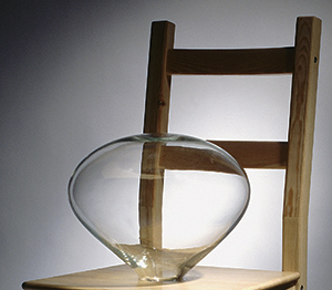 Itzell Tazzyman glass art photo by Rob Little